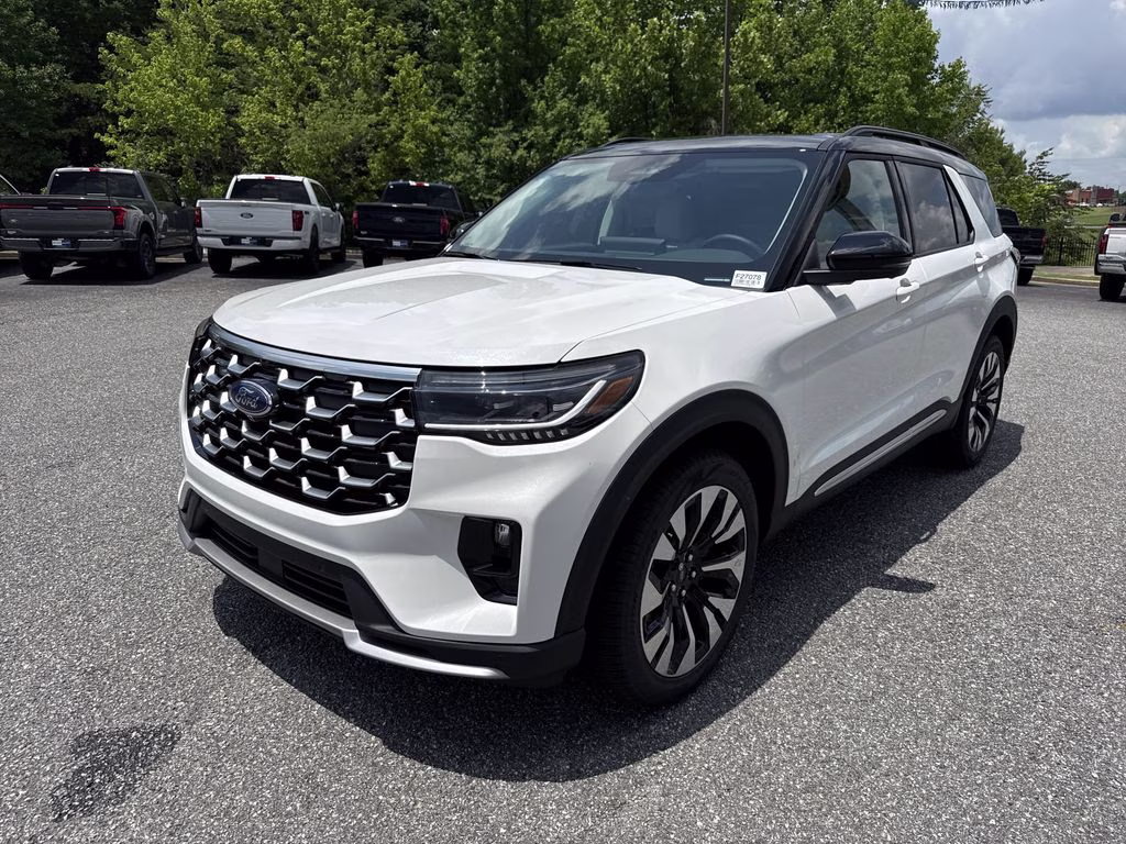 2026 Star White Metallic Tri-Coat Ford Explorer Platinum 4X4 SUV