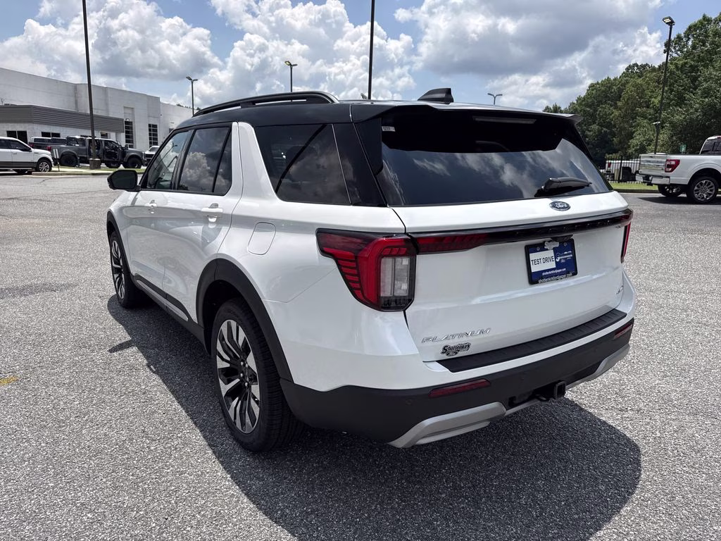 2026 Star White Metallic Tri-Coat Ford Explorer Platinum 4X4 SUV