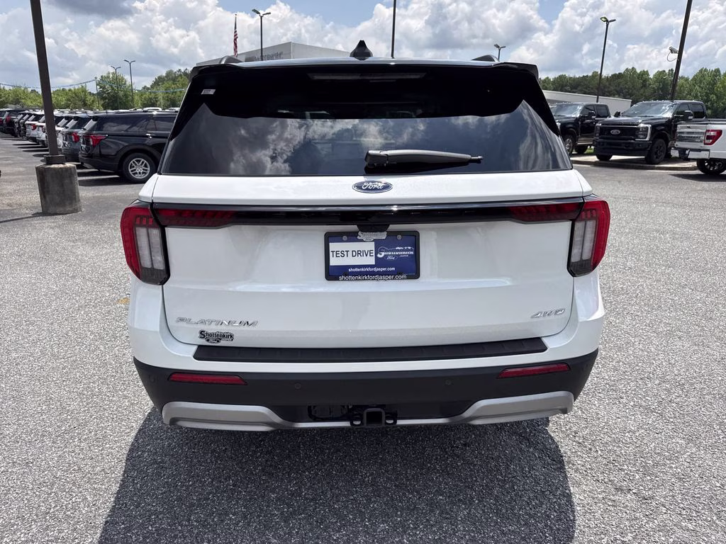 2026 Star White Metallic Tri-Coat Ford Explorer Platinum 4X4 SUV