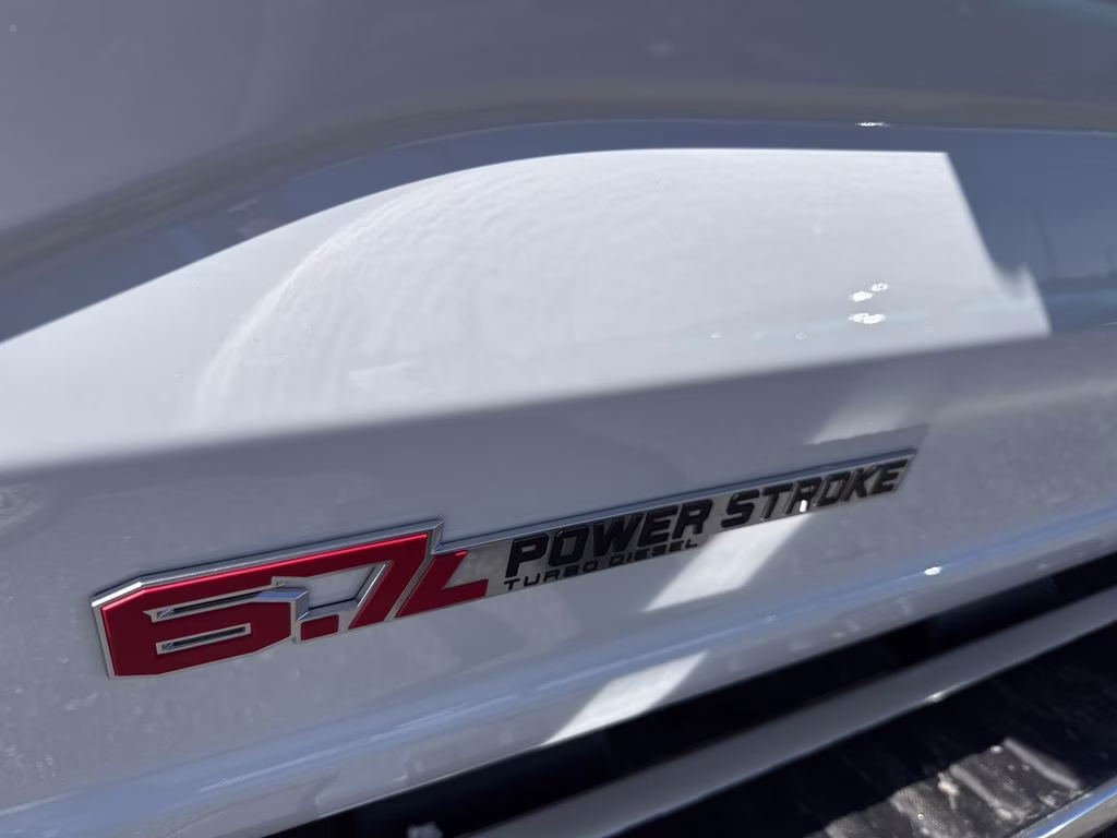 2026 Oxford White Ford Super Duty F-350 DRW XLT 4X4 Truck