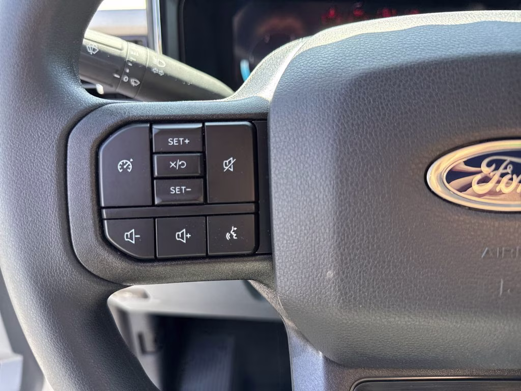 2026 Oxford White Ford Super Duty F-350 DRW XLT 4X4 Truck