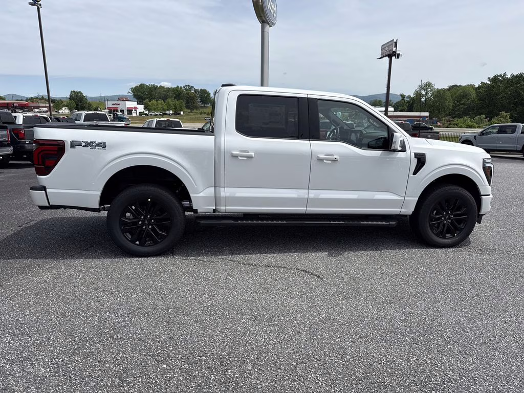 2026 White Ford F-150 Lariat 4X4 Truck