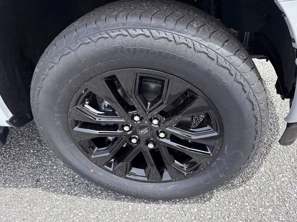 2026 Avalanche Ford F-150 Lariat 4X4 Truck