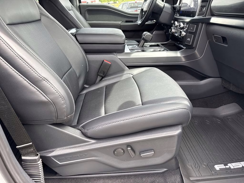 2026 Avalanche Ford F-150 Lariat 4X4 Truck