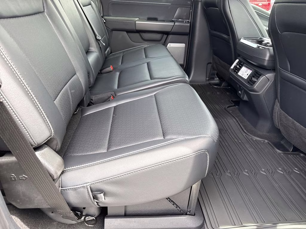 2026 Avalanche Ford F-150 Lariat 4X4 Truck