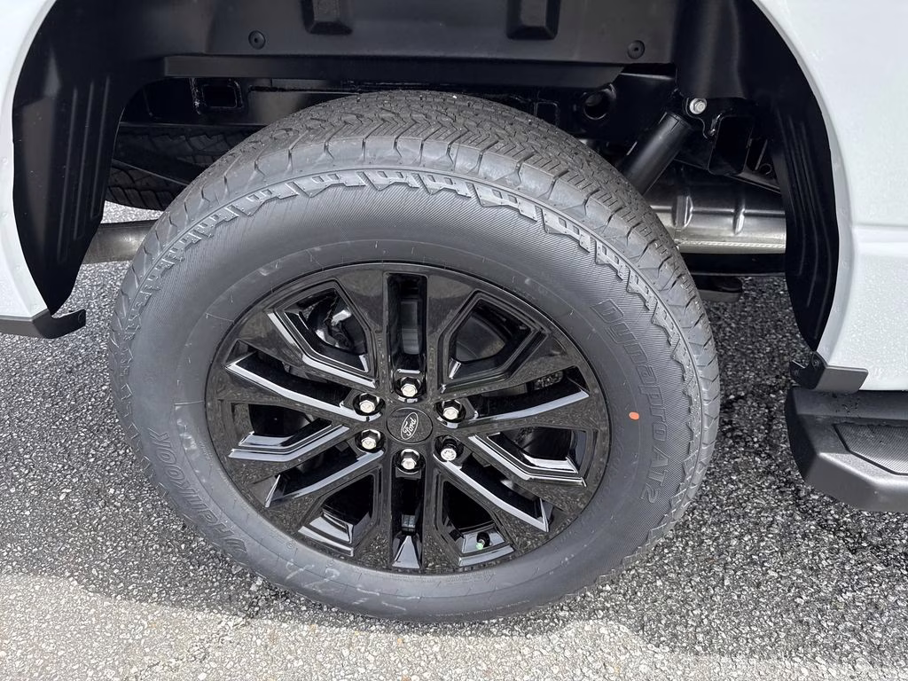2026 Avalanche Ford F-150 Lariat 4X4 Truck