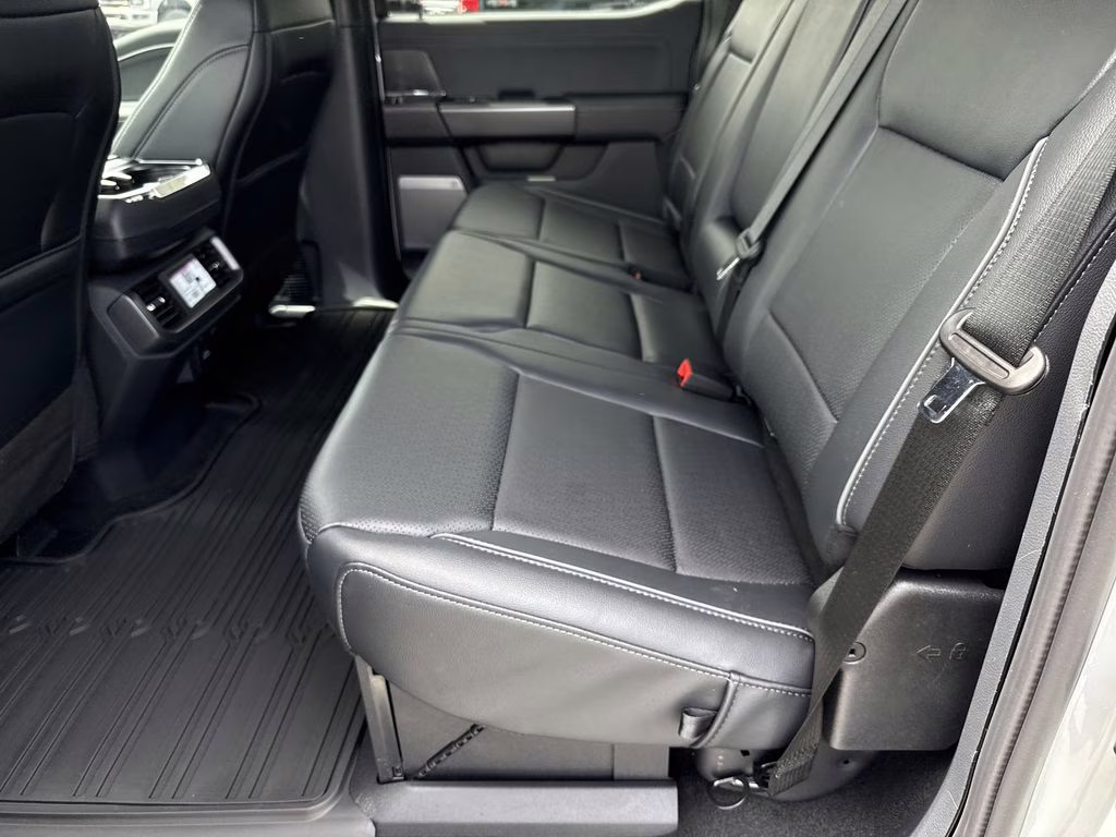 2026 Avalanche Ford F-150 Lariat 4X4 Truck