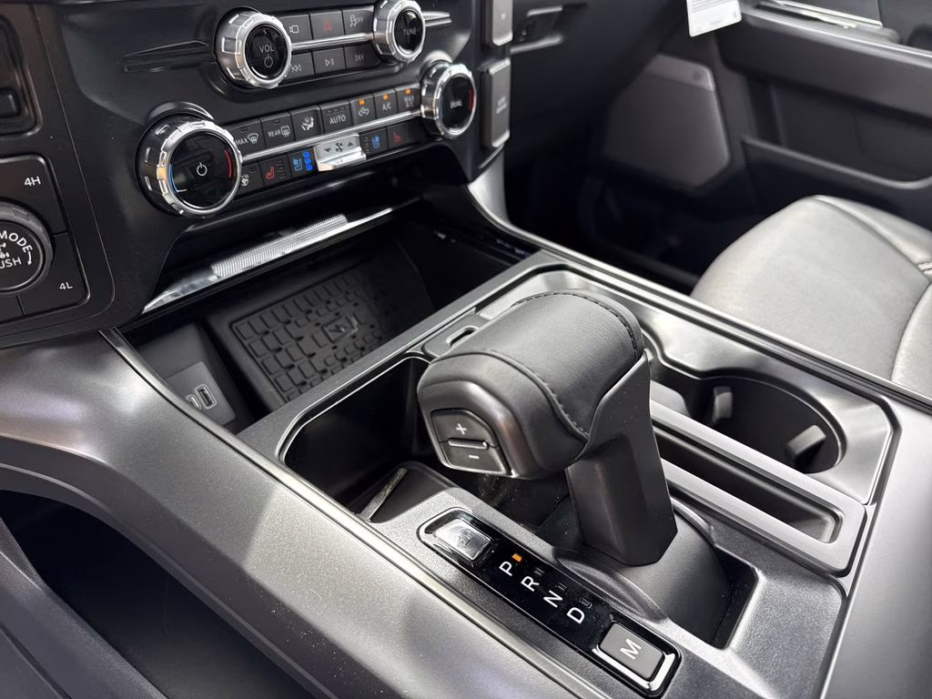 2026 Avalanche Ford F-150 Lariat 4X4 Truck