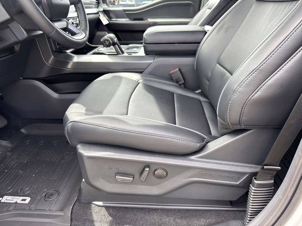 2026 Avalanche Ford F-150 Lariat 4X4 Truck