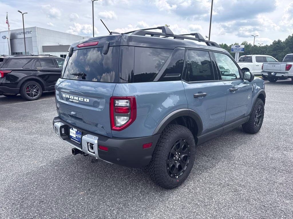 2026 Azure Gray Metallic Tri-Coat Ford Bronco Sport Outer Banks 4X4 SUV