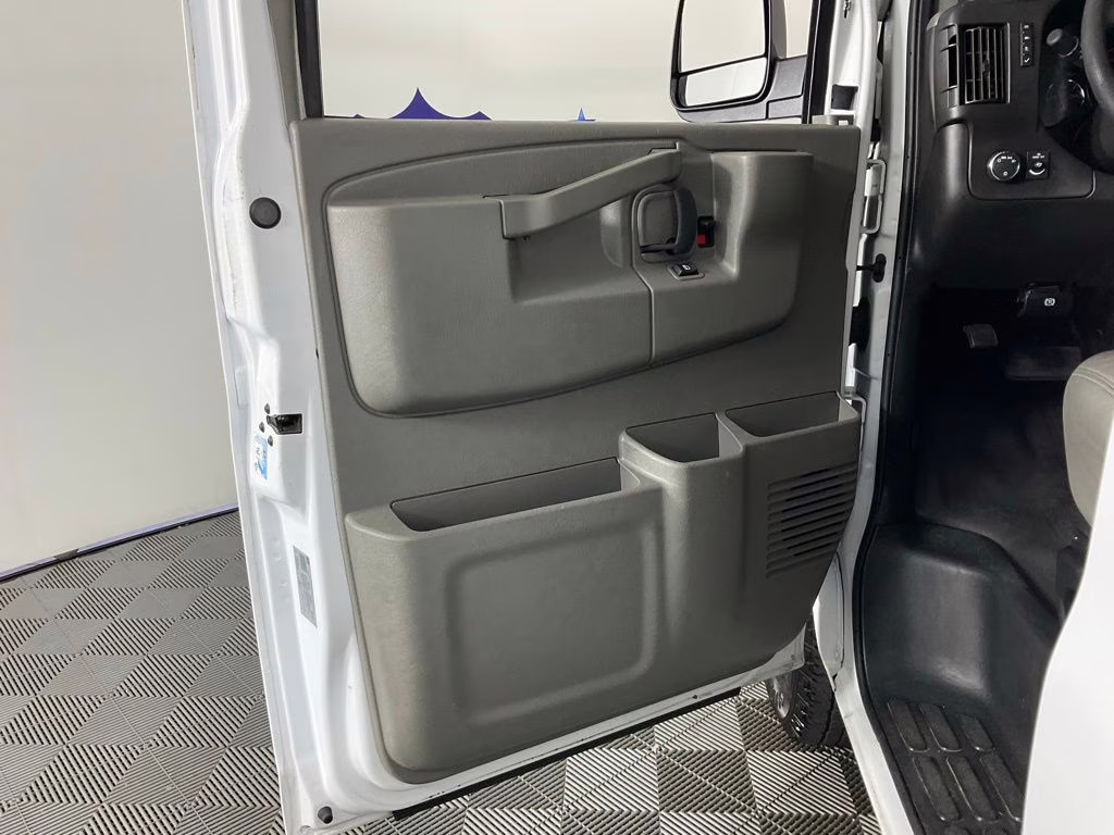 2021 Summit White GMC Savana 2500 V8 Work Van RWD Van