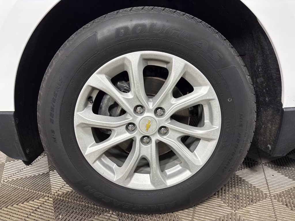 2019 Summit White Chevrolet Equinox LT FWD SUV