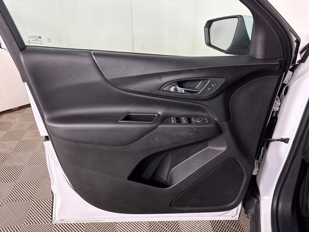 2019 Summit White Chevrolet Equinox LT FWD SUV