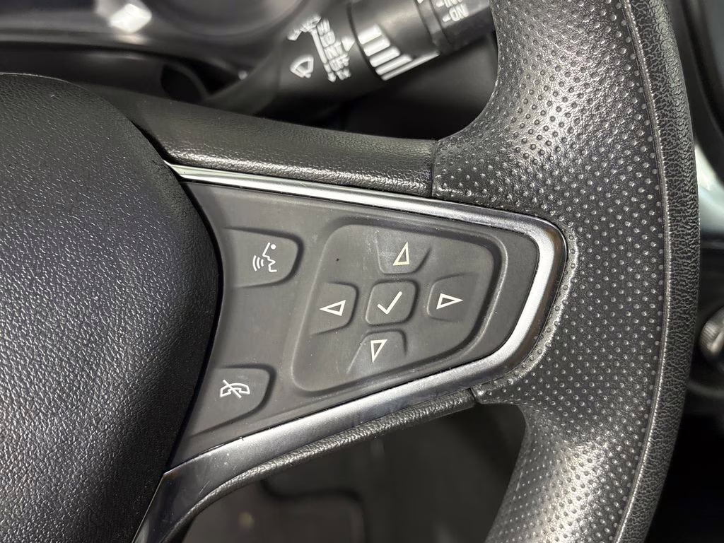 2019 Summit White Chevrolet Equinox LT FWD SUV