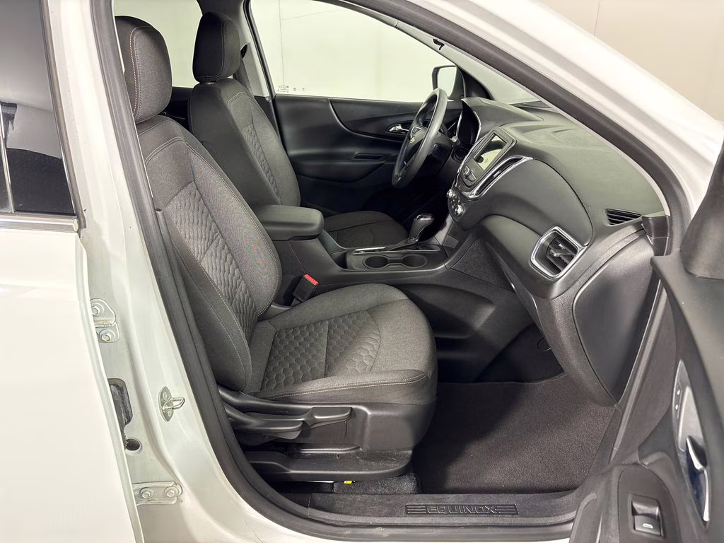 2019 Summit White Chevrolet Equinox LT FWD SUV