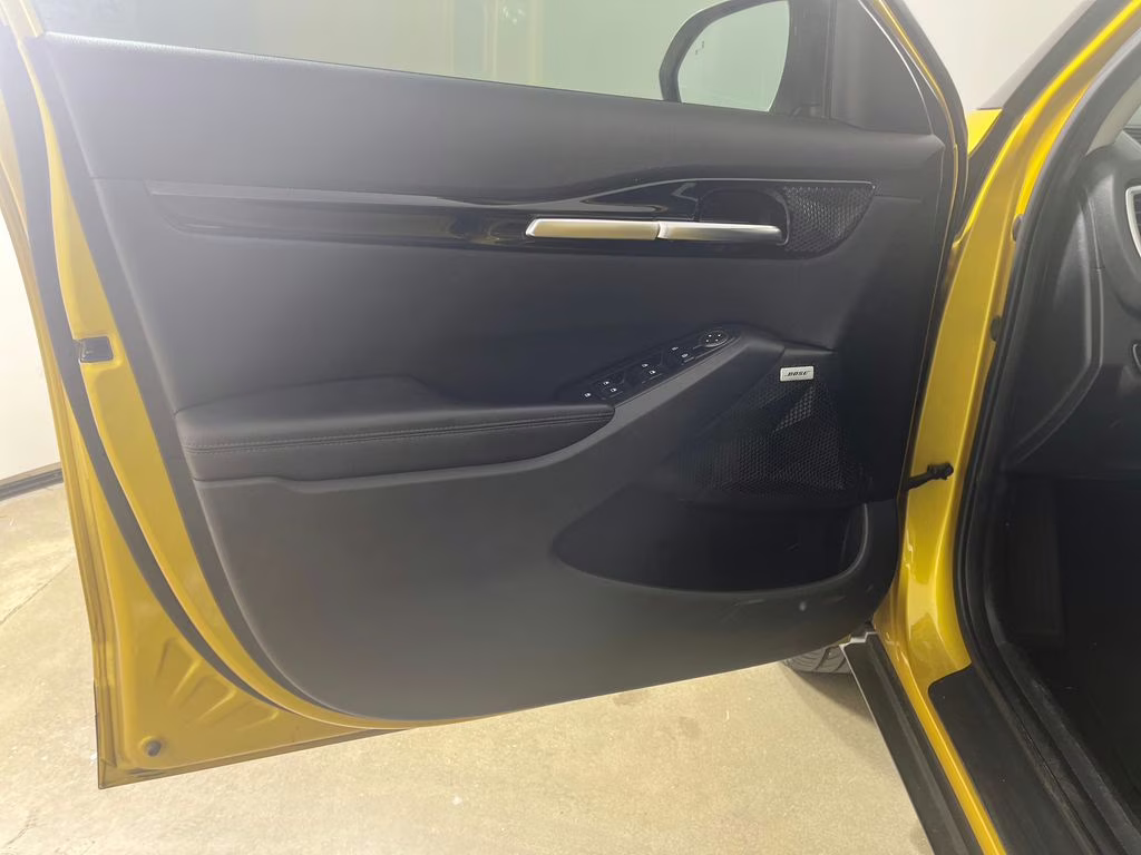 2021 Starbright Yellow/Black Roof Kia Seltos SX AWD SUV