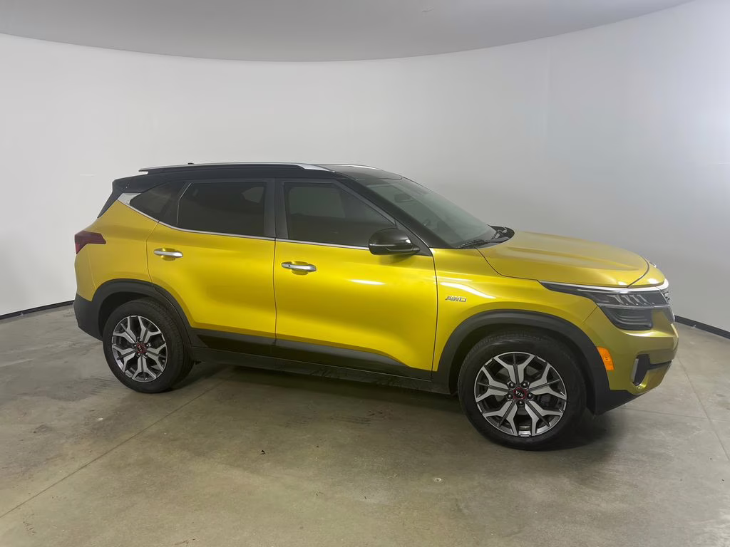 2021 Starbright Yellow/Black Roof Kia Seltos SX AWD SUV