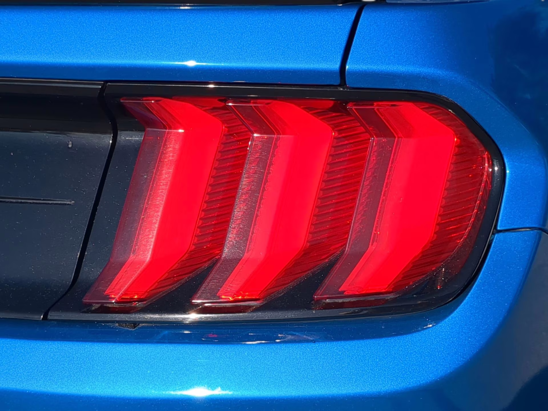 2020 Velocity Blue Metallic Ford Mustang GT Premium RWD Coupe