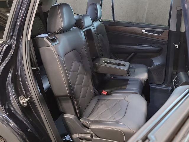 2025 Deep Black Pearl Volkswagen Atlas 2.0T SE w/Technology AWD SUV