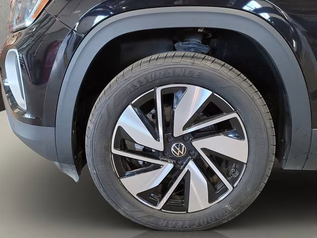 2025 Deep Black Pearl Volkswagen Atlas 2.0T SE w/Technology AWD SUV