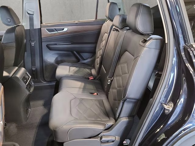 2025 Deep Black Pearl Volkswagen Atlas 2.0T SE w/Technology AWD SUV