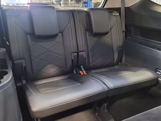 2025 Deep Black Pearl Volkswagen Atlas 2.0T SE w/Technology AWD SUV