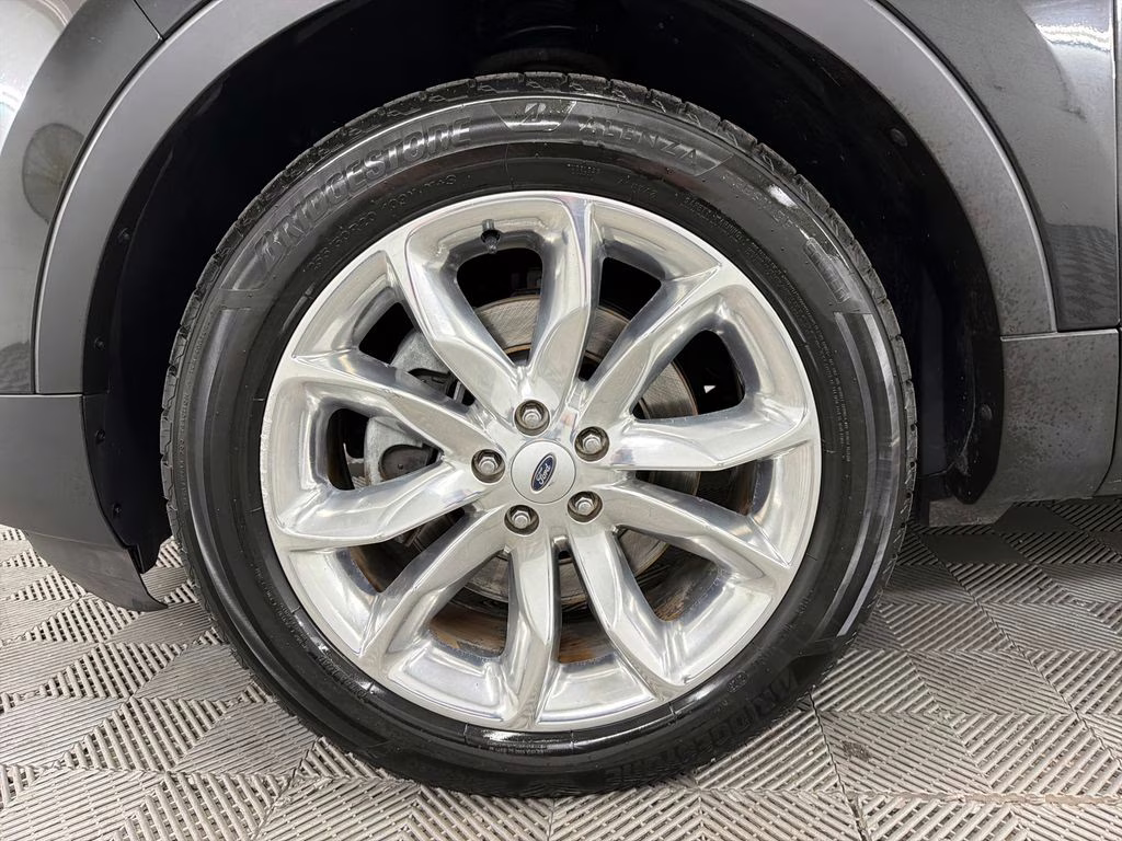 2015 Tuxedo Black Metallic Ford Explorer XLT FWD SUV