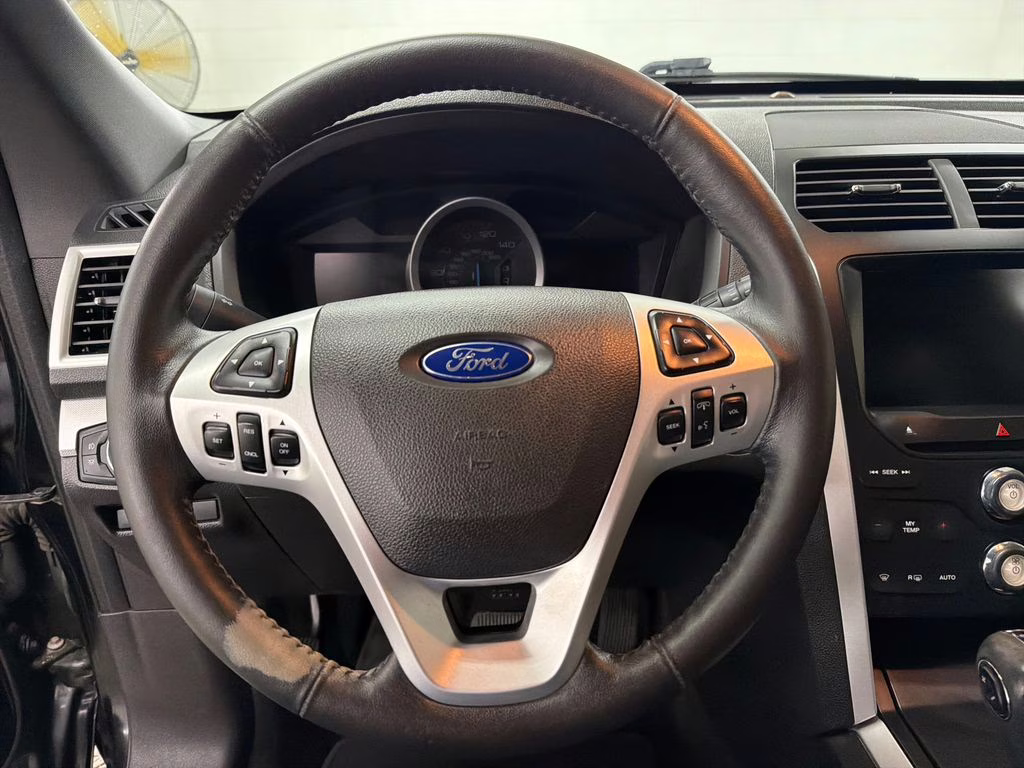 2015 Tuxedo Black Metallic Ford Explorer XLT FWD SUV
