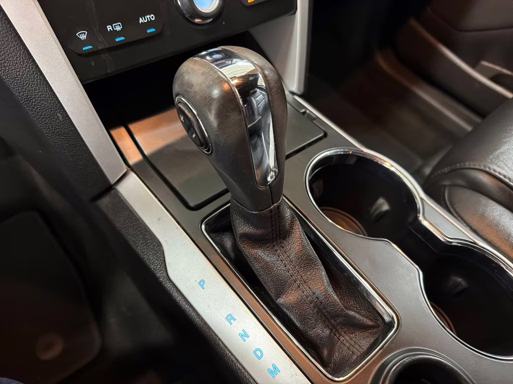 2015 Tuxedo Black Metallic Ford Explorer XLT FWD SUV