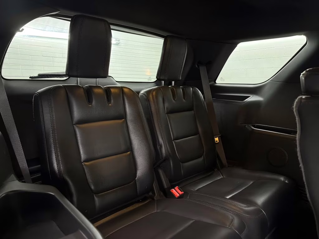 2015 Tuxedo Black Metallic Ford Explorer XLT FWD SUV