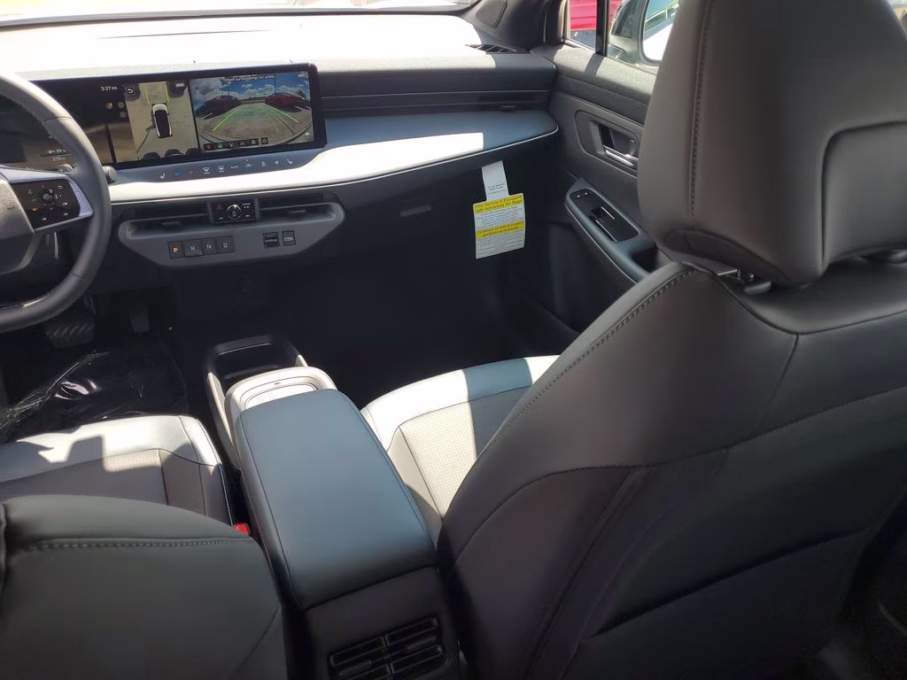 2026 Everest White Pearl Tricoat Nissan LEAF SV+ FWD SUV