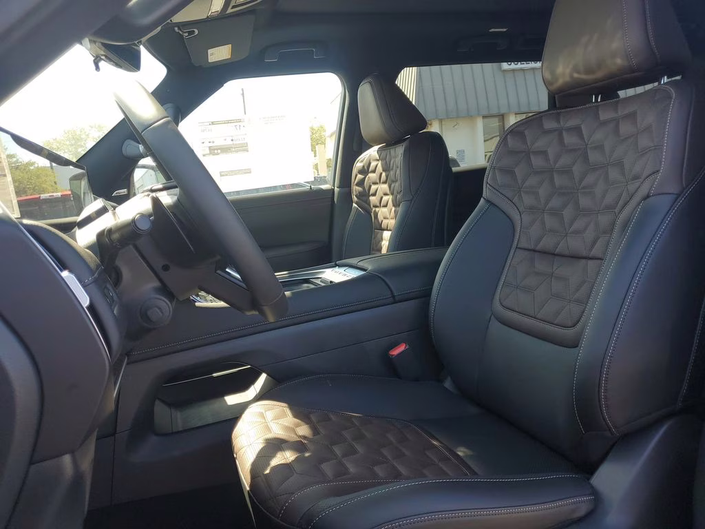 2026 Alpine Metallic Nissan Armada Platinum Reserve 4X4 SUV