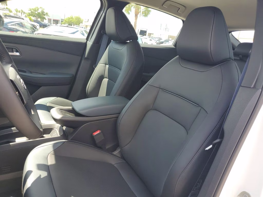 2026 Everest White Pearl Tricoat Nissan LEAF SV+ FWD SUV
