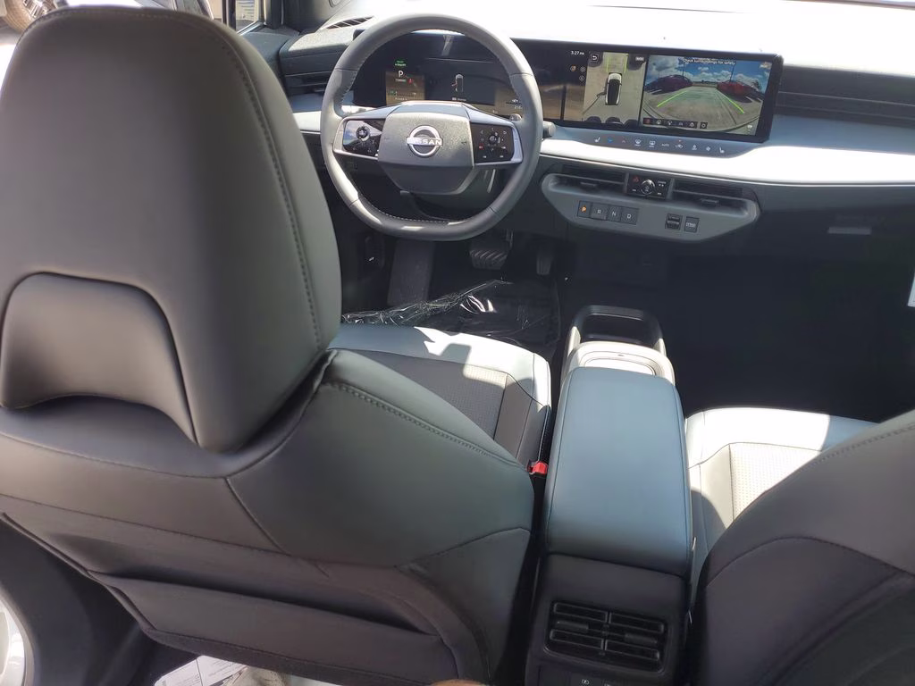 2026 Everest White Pearl Tricoat Nissan LEAF SV+ FWD SUV