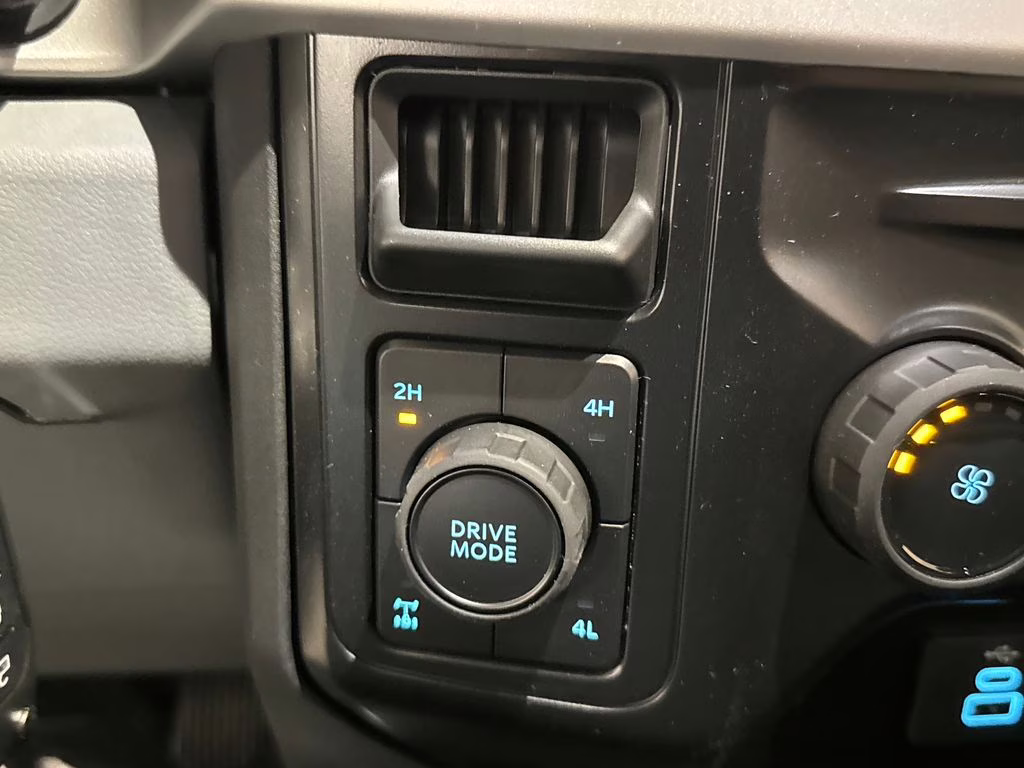 2026 Oxford White Ford Super Duty F-250 SRW STX 4X4 Truck