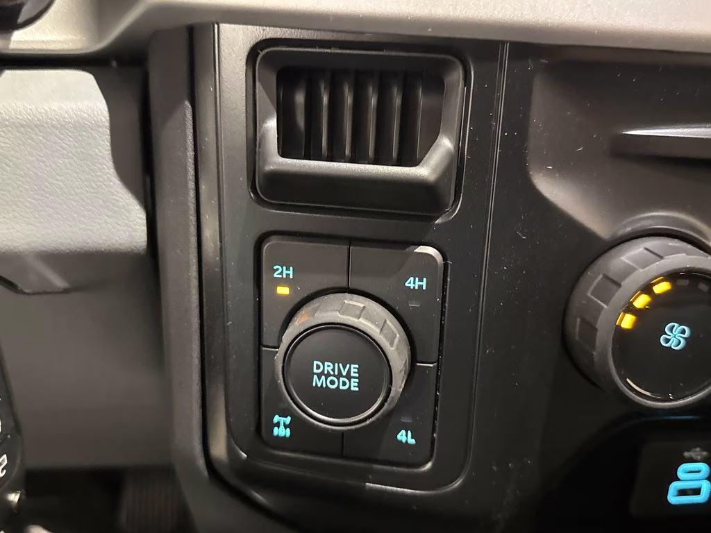 2026 Oxford White Ford Super Duty F-250 SRW STX 4X4 Truck