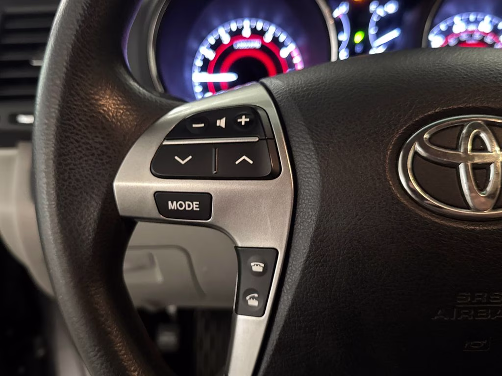 2013 Magnetic Gray Metallic Toyota Highlander Base FWD SUV