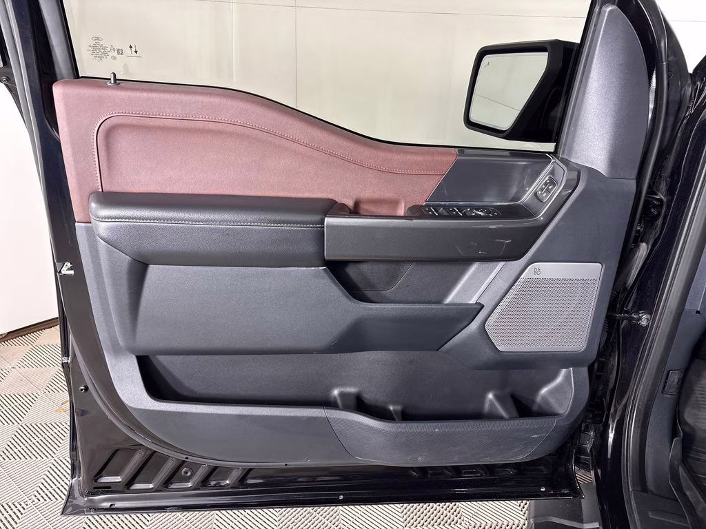 2023 Agate Black Metallic Ford F-150 Lariat 4X4 Truck