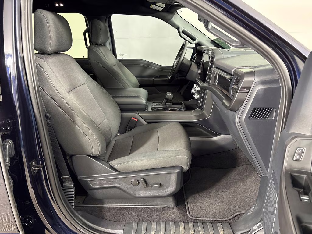 2024 Antimatter Blue Metallic Ford F-150 XLT 4X4 Truck