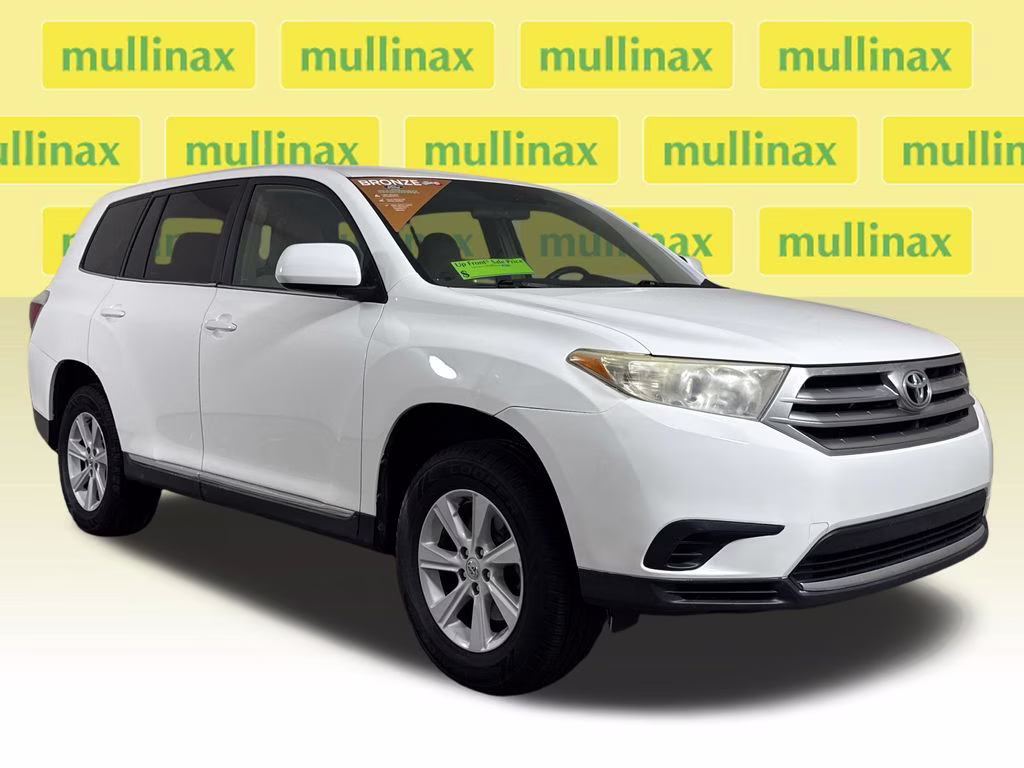 2013 Blizzard Pearl Toyota Highlander Base FWD SUV