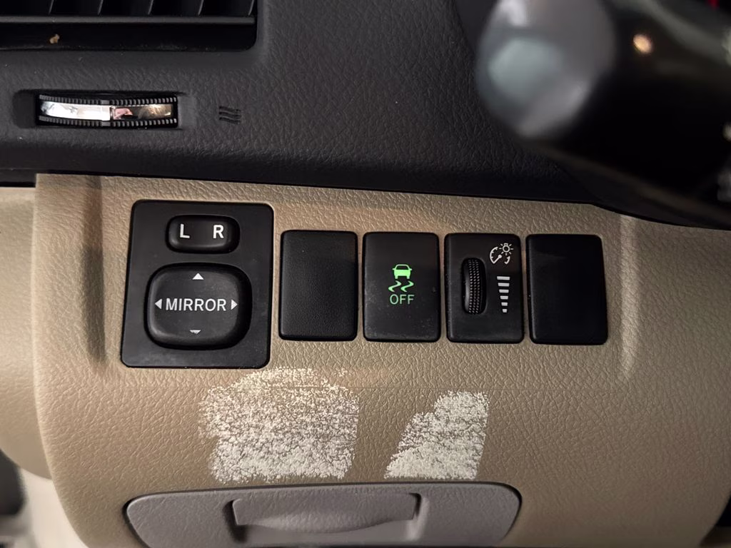 2013 Blizzard Pearl Toyota Highlander Base FWD SUV