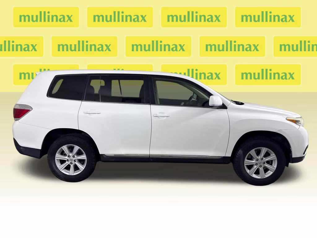 2013 Blizzard Pearl Toyota Highlander Base FWD SUV