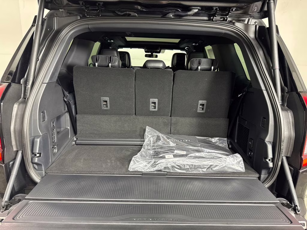 2026 Dark Matter Gray Metallic Ford Expedition Platinum 4X4 SUV