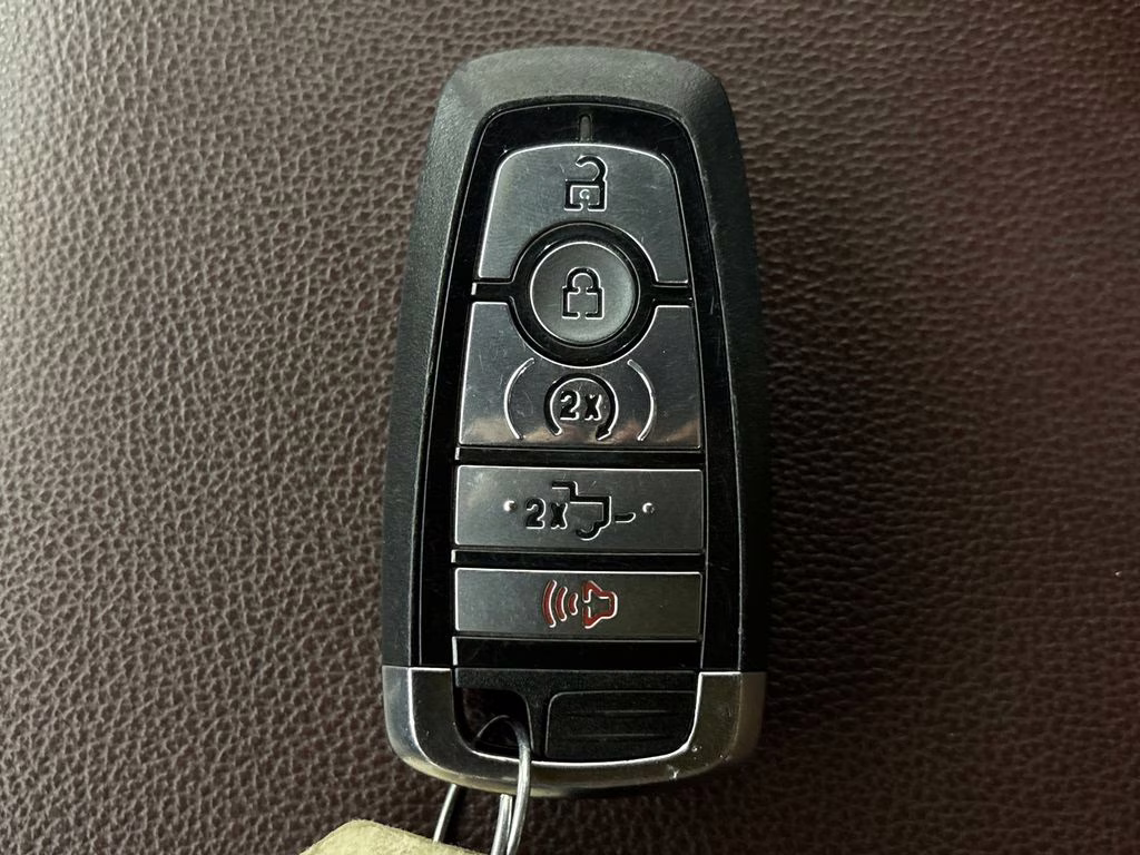 2023 Agate Black Metallic Ford F-150 Lariat 4X4 Truck