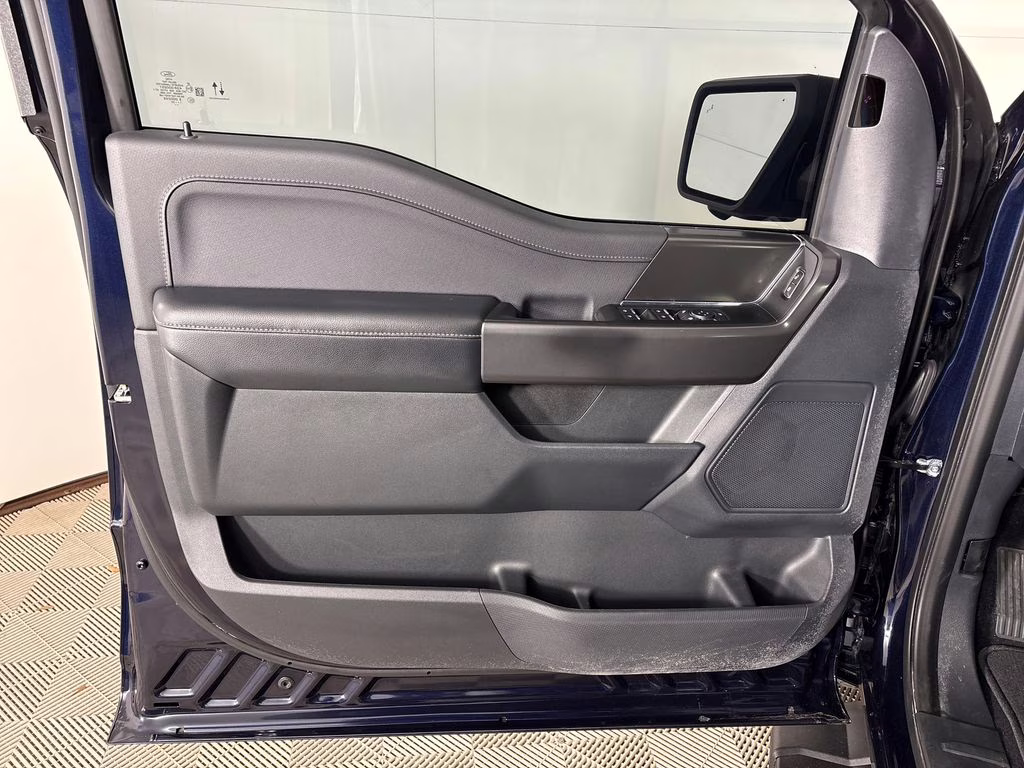 2024 Antimatter Blue Metallic Ford F-150 XLT 4X4 Truck