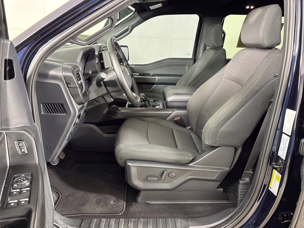 2024 Antimatter Blue Metallic Ford F-150 XLT 4X4 Truck
