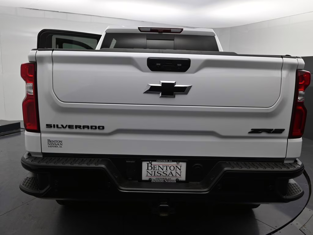 2025 Summit White Chevrolet Silverado 1500 ZR2 4X4 Truck