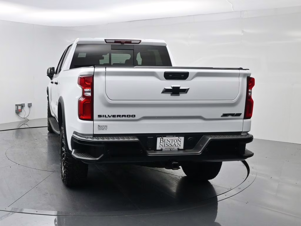 2025 Summit White Chevrolet Silverado 1500 ZR2 4X4 Truck