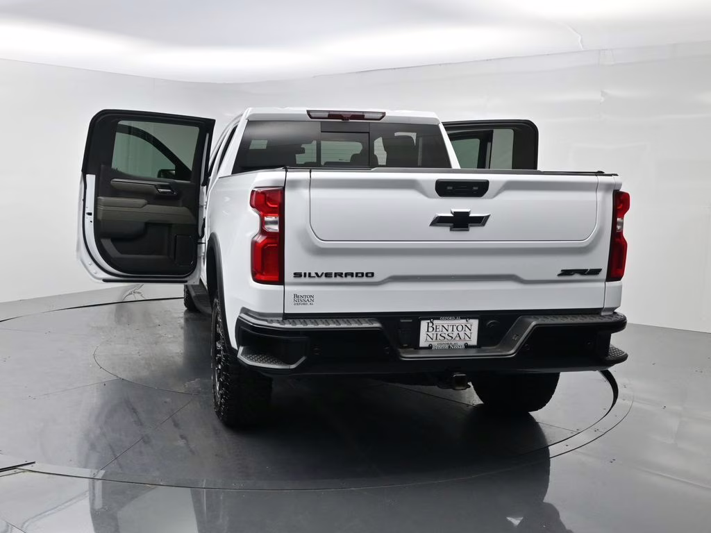 2025 Summit White Chevrolet Silverado 1500 ZR2 4X4 Truck
