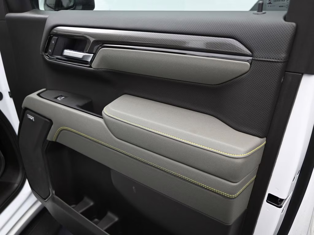 2025 Summit White Chevrolet Silverado 1500 ZR2 4X4 Truck